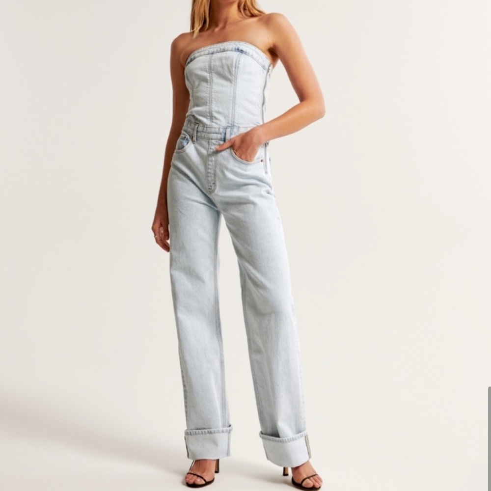 💛 bundle for $63 - Abercrombie & Fitch Light Blue Denim Jacket